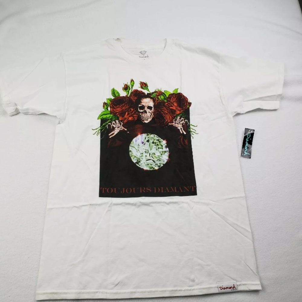 Diamond supply co. short sleeve with skull graphic